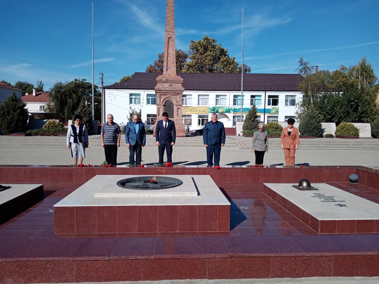 Глава города Артём Сошин принял участие в акции памяти | 09.10.2020 |  Приморско-Ахтарск - БезФормата